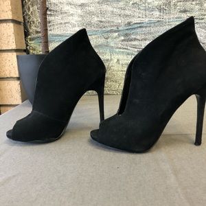 Steve Madden Black Stiletto Bootie Size 7